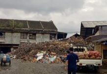 Pemkot Bandung tegur pengelola Pasar Caringin akibat tumpukan sampah