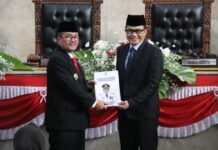 Bupati Imron Sampaikan Pidato Perdana di DPRD