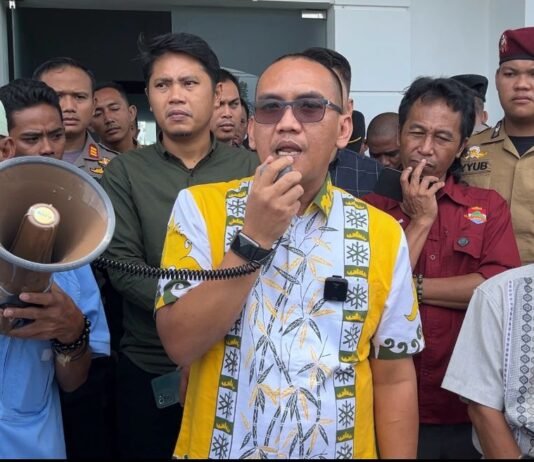 Ketua KPU Pesawaran Fery Ikhsan Dianggap Arogan, Ancam Jurnalis Saat Wawancara