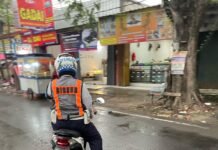 Viral Petugas Dishub Karawang Pakai Motor Plat Mati 2020, Warga: Kalau Rakyat yang Begitu, Langsung Ditilang