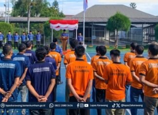 Petugas dan Warga Binaan Lapas Karawang Khidmat Ikuti Upacara Harkitnas ke-117