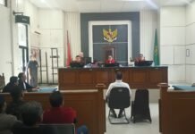 Aksi Jurnalis Karawang Iringi Sidang Yusuf Saputra di PN Karawang