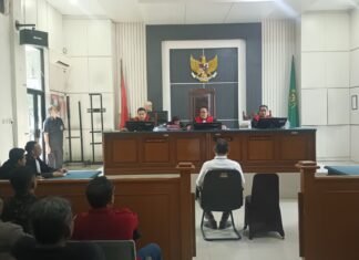 Aksi Jurnalis Karawang Iringi Sidang Yusuf Saputra di PN Karawang