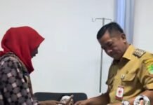Ibu Menangis di Puskesmas Klari karena Tak Dilayani, Bupati Aep Geram: “Masih Betah Kerja di Sini?