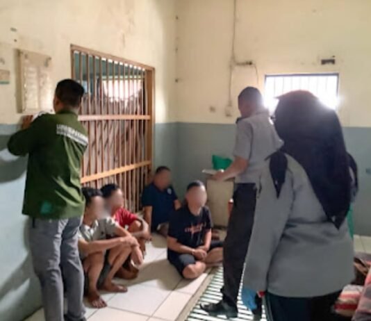 Lapas Karawang Gelar Sidak Mendadak, Pastikan Blok Hunian Bebas Handphone dan Narkoba