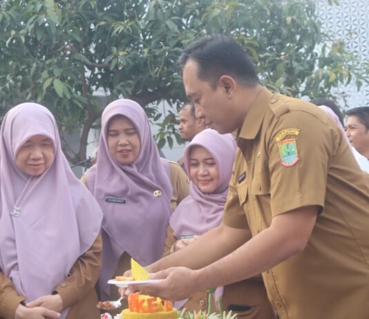 RSUD Karawang Tunjukkan Kepedulian Lewat 1.010 Nasi Kotak di HUT ke-73