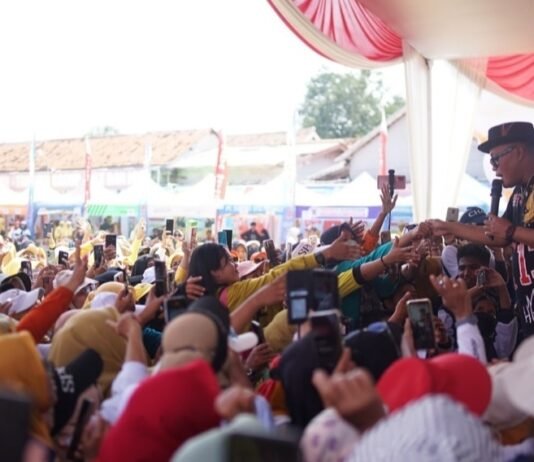 Semangat ‘Ngabret’ Warnai HKG PKK Subang: Ribuan Warga Padati Senam Sehat di Tridjaya Motor