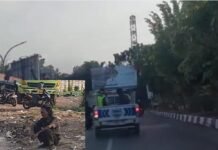 Tega! Oknum Security Galuh Mas Buang ODGJ ke Jalan, Langgar Hukum dan Nilai Kemanusiaan