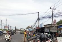 Kemacetan di Depan Polres Karawang, Dishub Tegaskan Parkiran Motor Ilegal