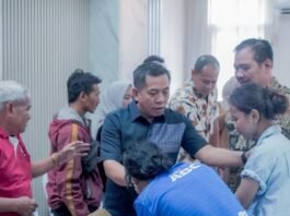 Bupati Aep Serahkan Santunan untuk Keluarga Korban Kecelakaan di Majalengka