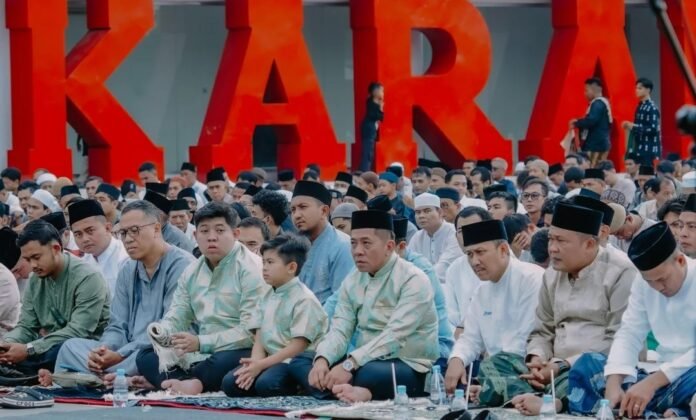 Bupati Aep - Peran Pemerintah Daerah Sebagai Fasilitator Kebahagiaan MasyarakatKab. Karawang - ~2