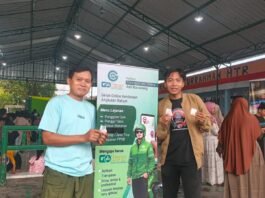 Di Acara Berbagi Masjid Baiturrahman, Gokar Sosialisasikan Aplikasi Go Karawang