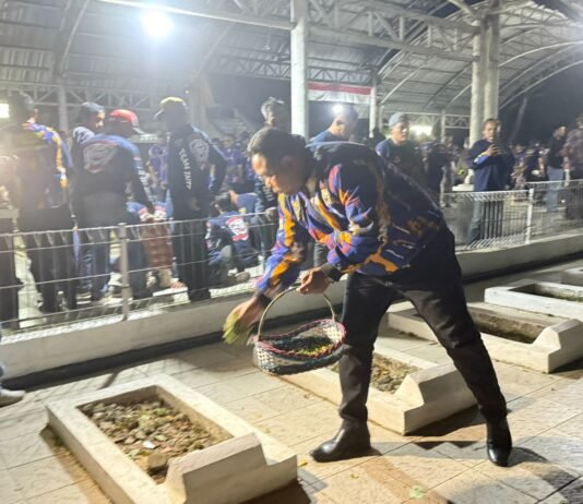 Laskar NKRI Gelar Tawasulan dan Tabur Bunga di Makam Pahlawan Rawagede