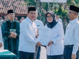 Kukuhkan Ratusan Kepala Sekolah, Bupati Aep: Pendidikan Ibarat Kapal Besar Pencetak SDM Unggul