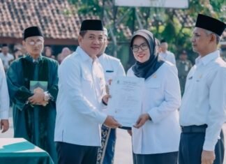 Kukuhkan Ratusan Kepala Sekolah, Bupati Aep: Pendidikan Ibarat Kapal Besar Pencetak SDM Unggul