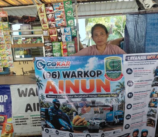 GOKAR Dorong Semangat Pedagang Kantin Pemda melalui Pembagian Spanduk Gratis