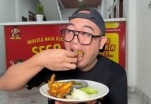 Food Vlogger Gorila Gembul Review Sego Lele Karawang, Lele Mangut Disebut Juara