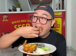Food Vlogger Gorila Gembul Review Sego Lele Karawang, Lele Mangut Disebut Juara