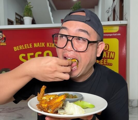 Food Vlogger Gorila Gembul Review Sego Lele Karawang, Lele Mangut Disebut Juara