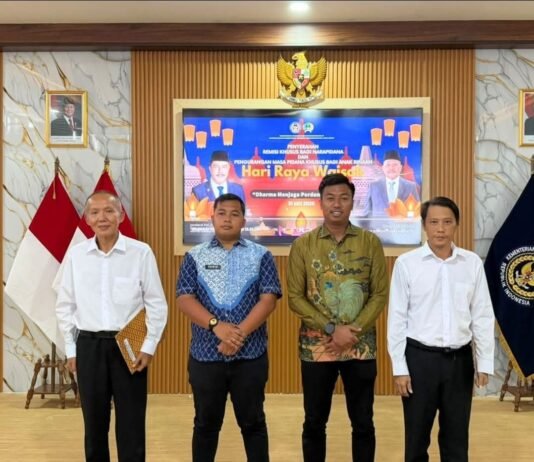 Lapas Karawang Serahkan Remisi Waisak kepada Dua Warga Binaan