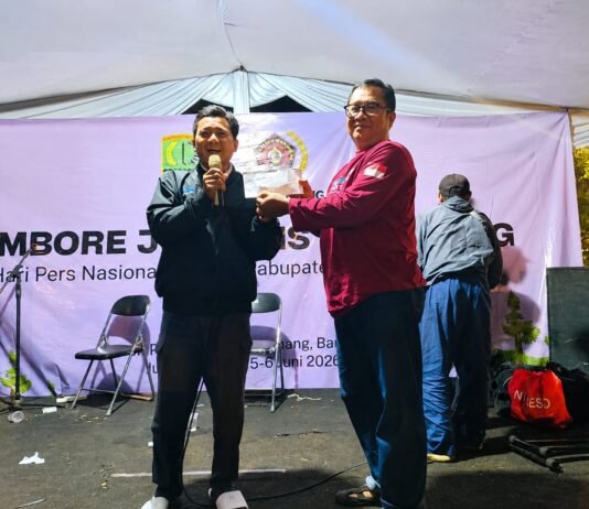 ketua IWOI Karawang Sabet Juara Karya Tulis