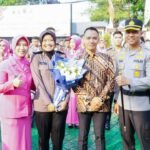Kapolres Karawang Pimpin Upacara Kenaikan Pangkat 75 Personel, Pengabdian dan Prestasi Diganjar Penghargaan