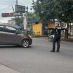 Rayakan HUT Bhayangkara ke-80, Satlantas Polres Karawang Intensifkan Pengaturan Lalu Lintas di Titik Rawan Macet