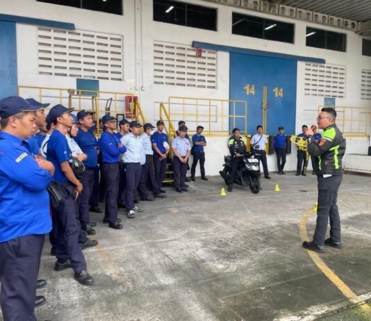 Polres Karawang Gencarkan Edukasi Safety Riding di Kawasan Industri, Karyawan PT Dunlop Jadi Sasaran Sosialisasi