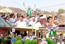 Diiringi Ribuan Warga, Mawa Sumpena Resmi Daftar Calon Kepala Desa Jayabakti Periode 2026–2034