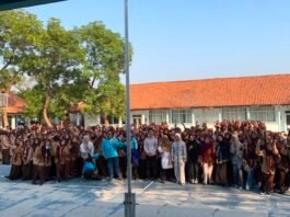 Siswa SMKN 2 Karawang Kenal GOKAR, Transportasi Online Karya Anak Daerah